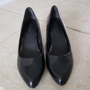 Uniqlo Black Patent Kitten Heels